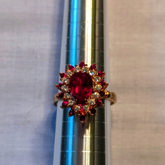 Gold Red Heart Shaped Teardrop Ring Simulated Rubies Diamonds Cocktail Size 9 - Picture 4 of 8